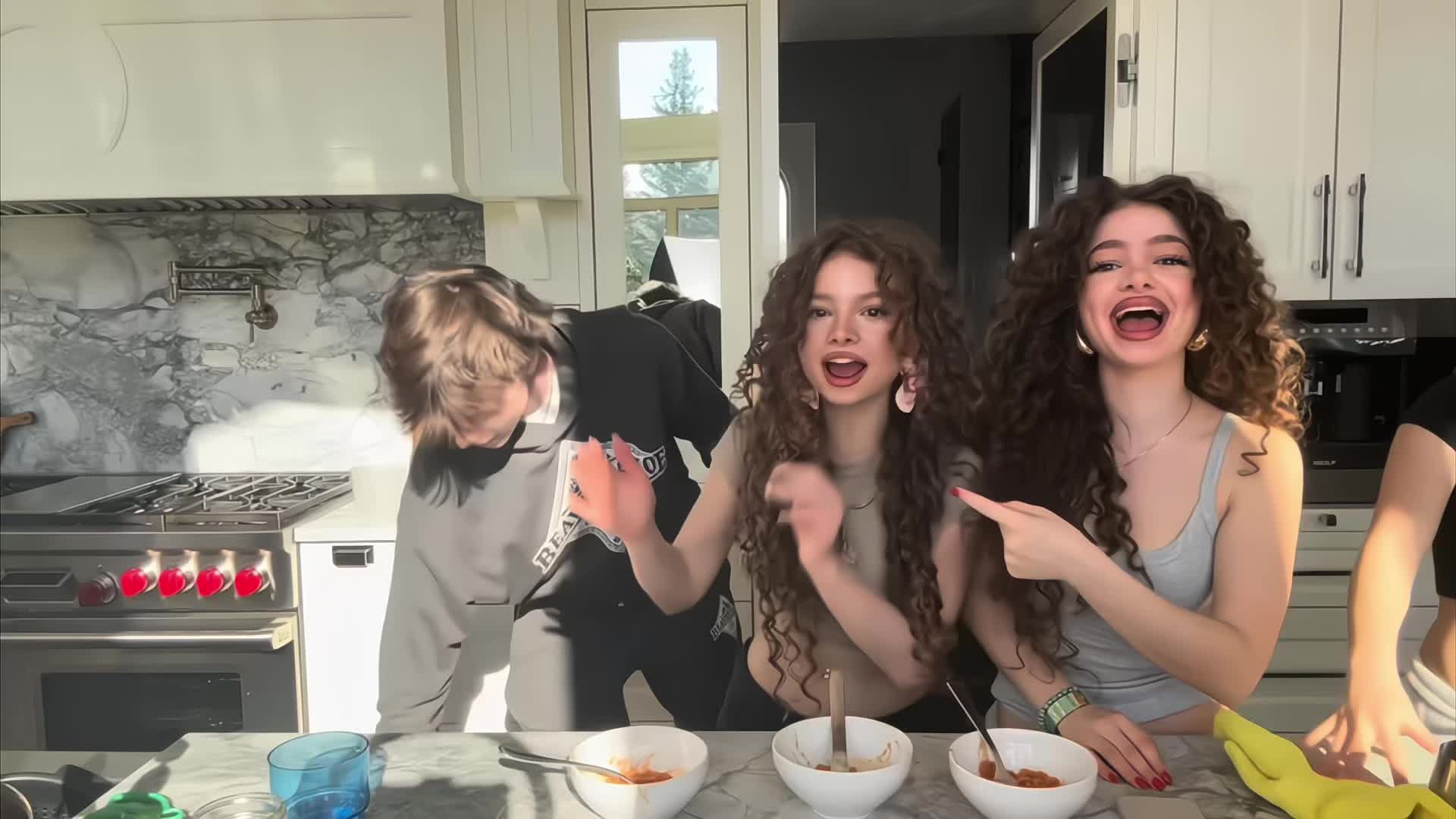 @Ellie ౨ৎ