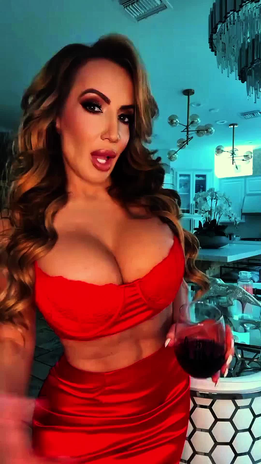 @RICHELLE RYAN