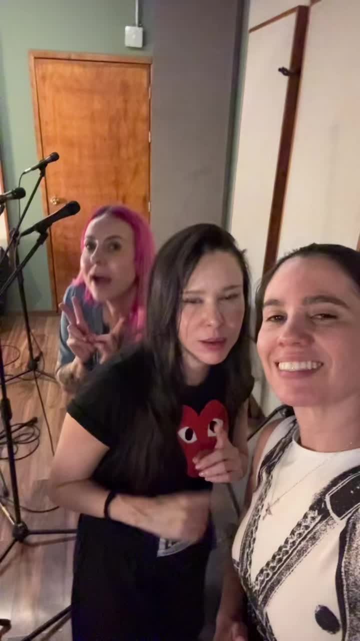 @Javiera Mena