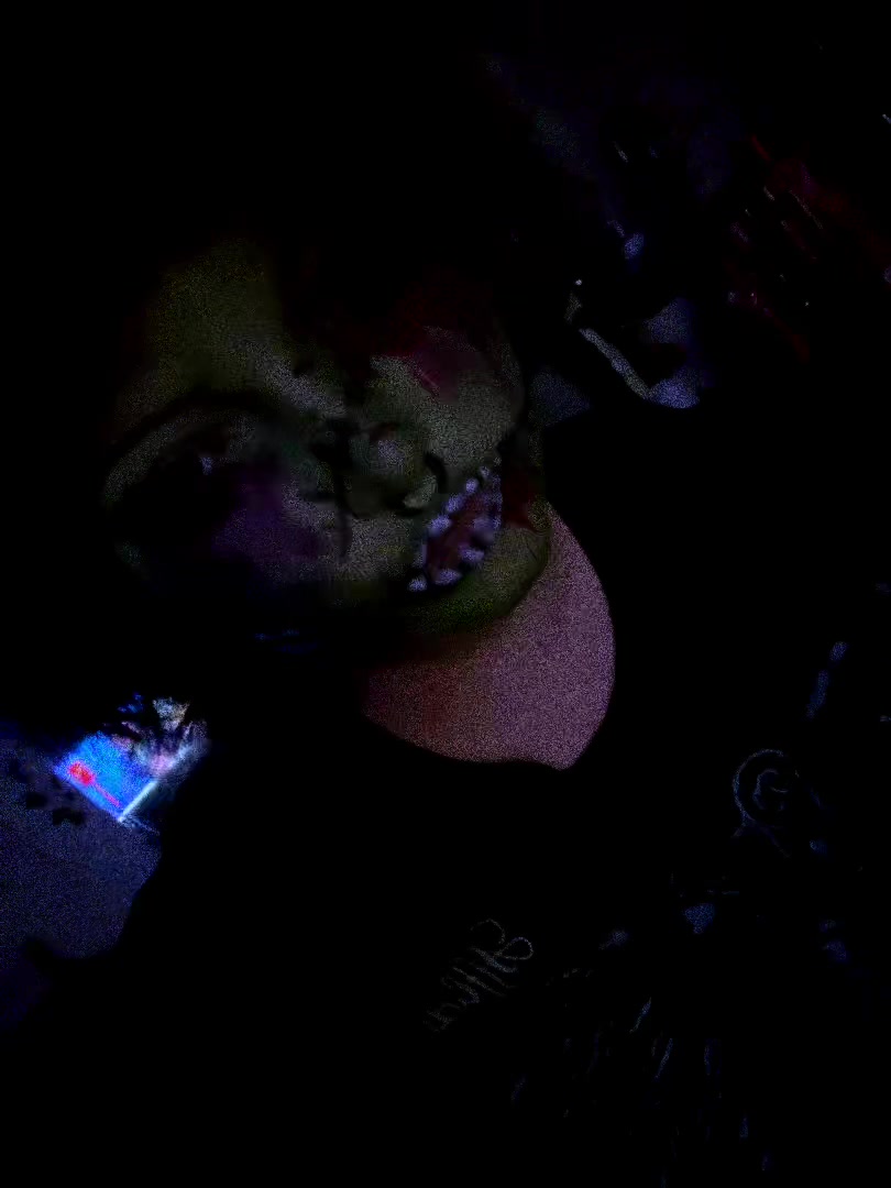 @khlo🦇