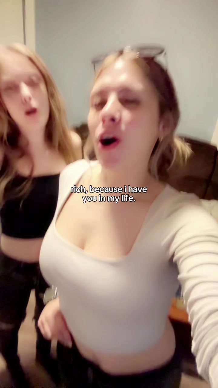 @savanah_adams