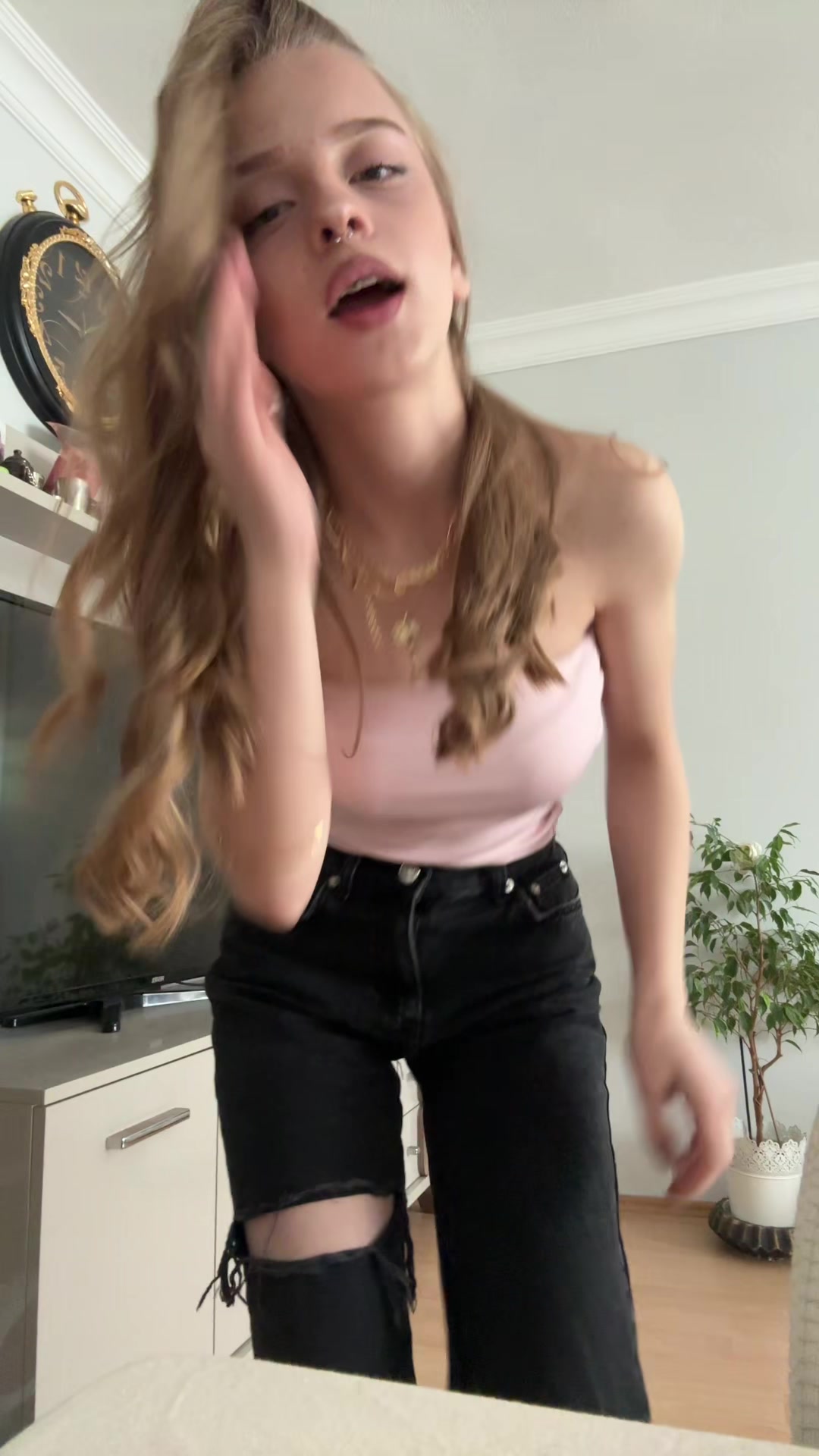 @Hira Aydın
