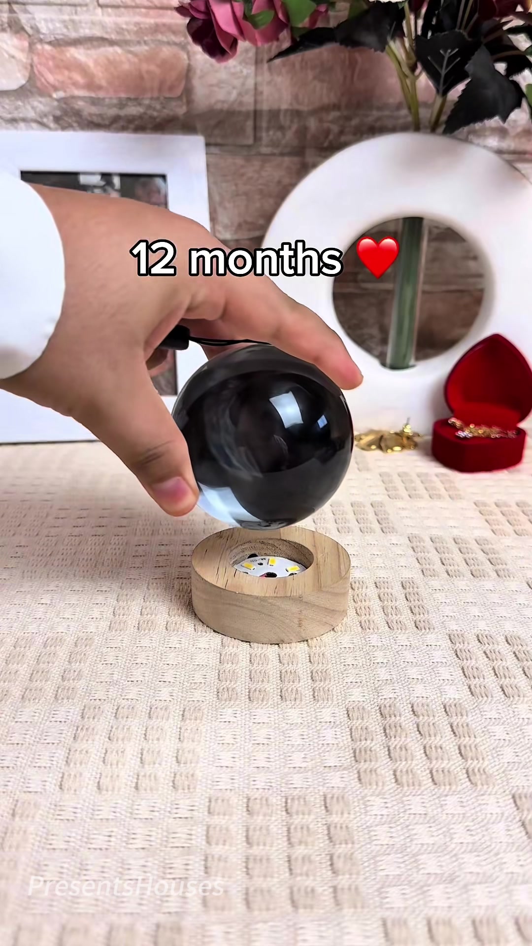 @PresentsHouses