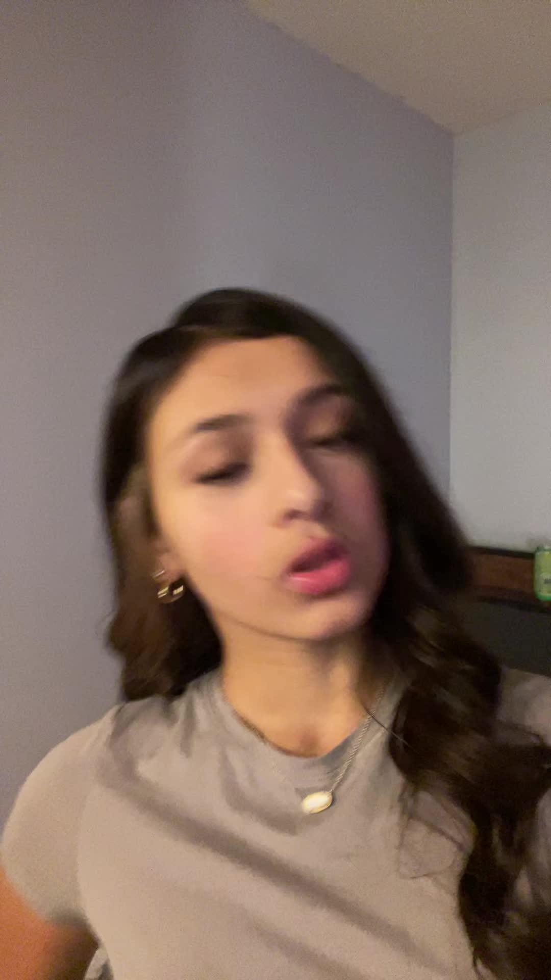 @ayvuh