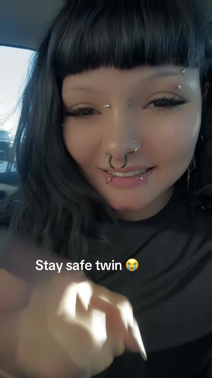 @that_goth_gremlin21