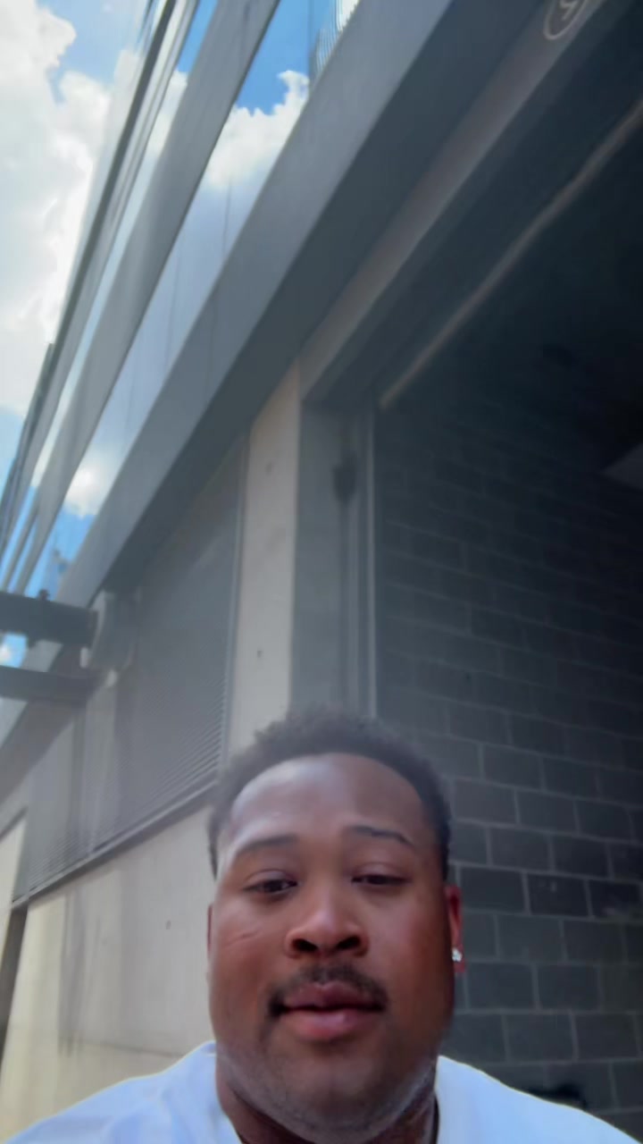 @beezyhendrixx