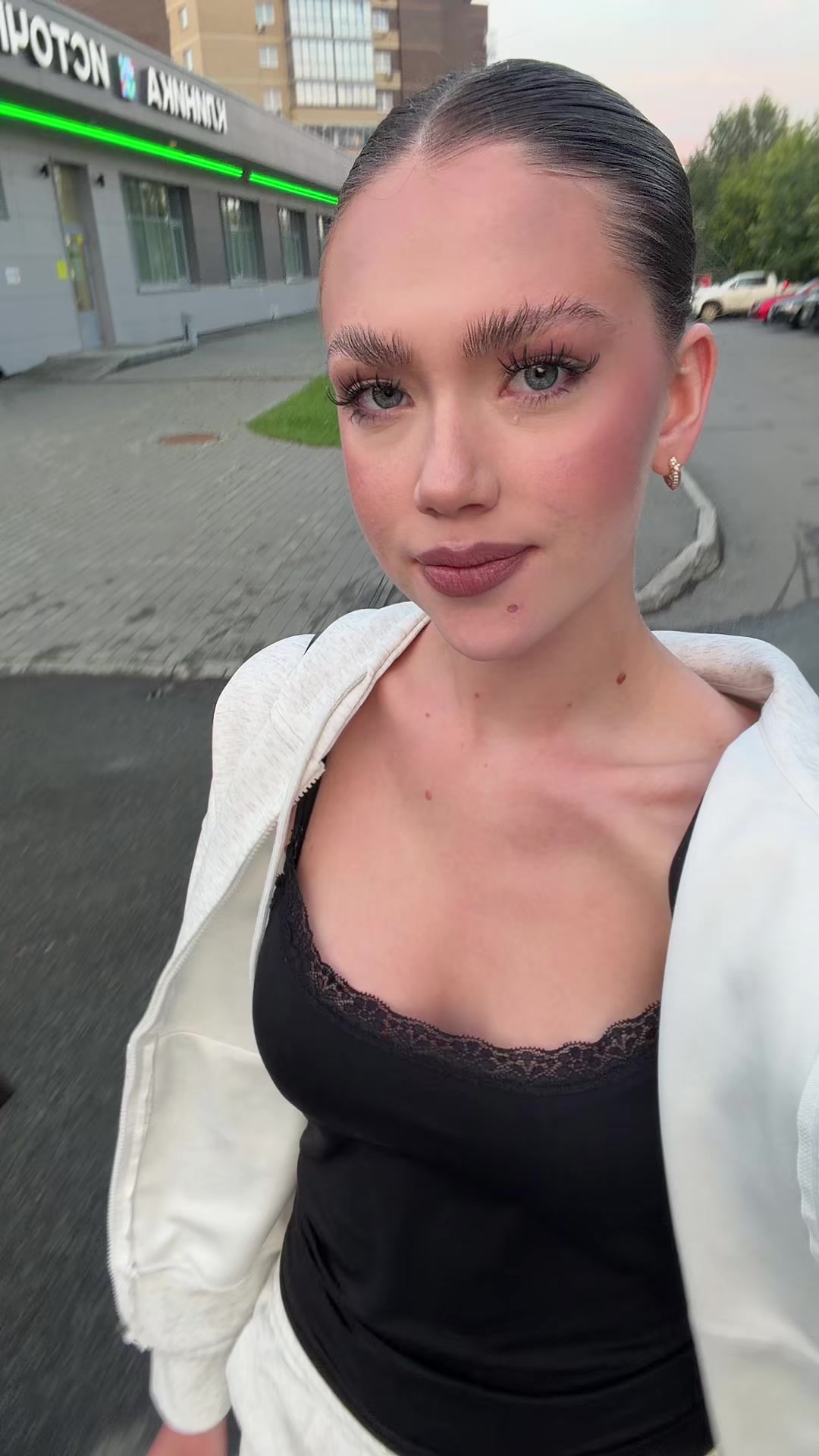 @MYVIKTO