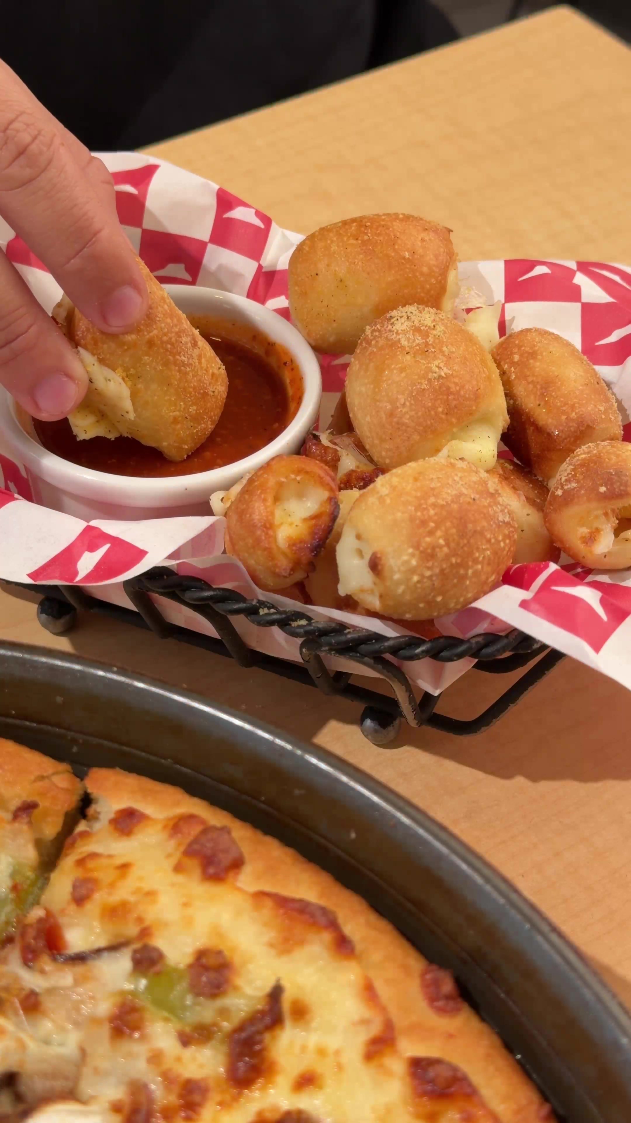 @Pizza Hut El Salvador
