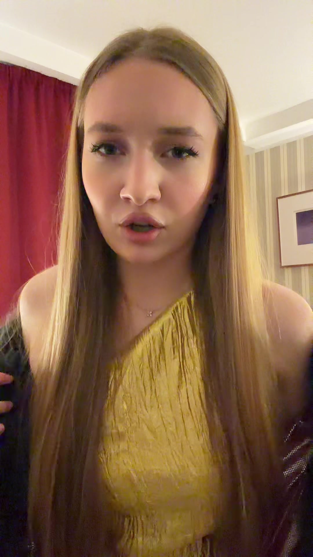 @tgk:Russian Rapunzel 👱🏻&zwj;♀️
