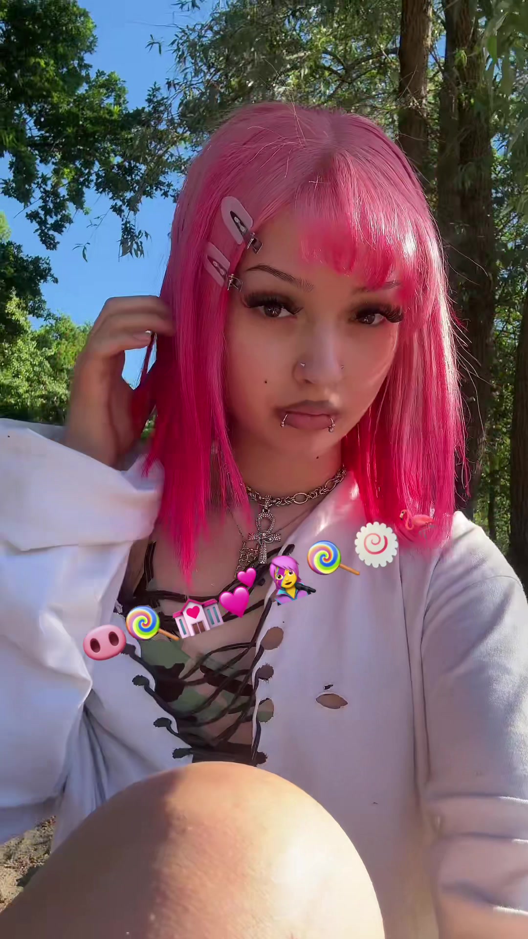 @⃟