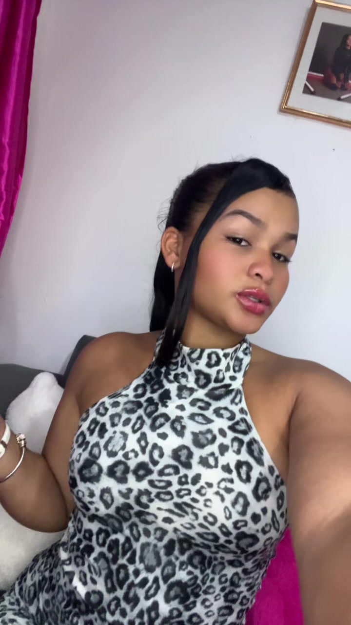 @Lapeque&ntilde;a🦋