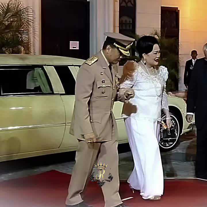 @𝑹𝒐𝒚𝒂𝒍 𝑶𝒇𝒇𝒄𝒊𝒂𝒍 ⚜️