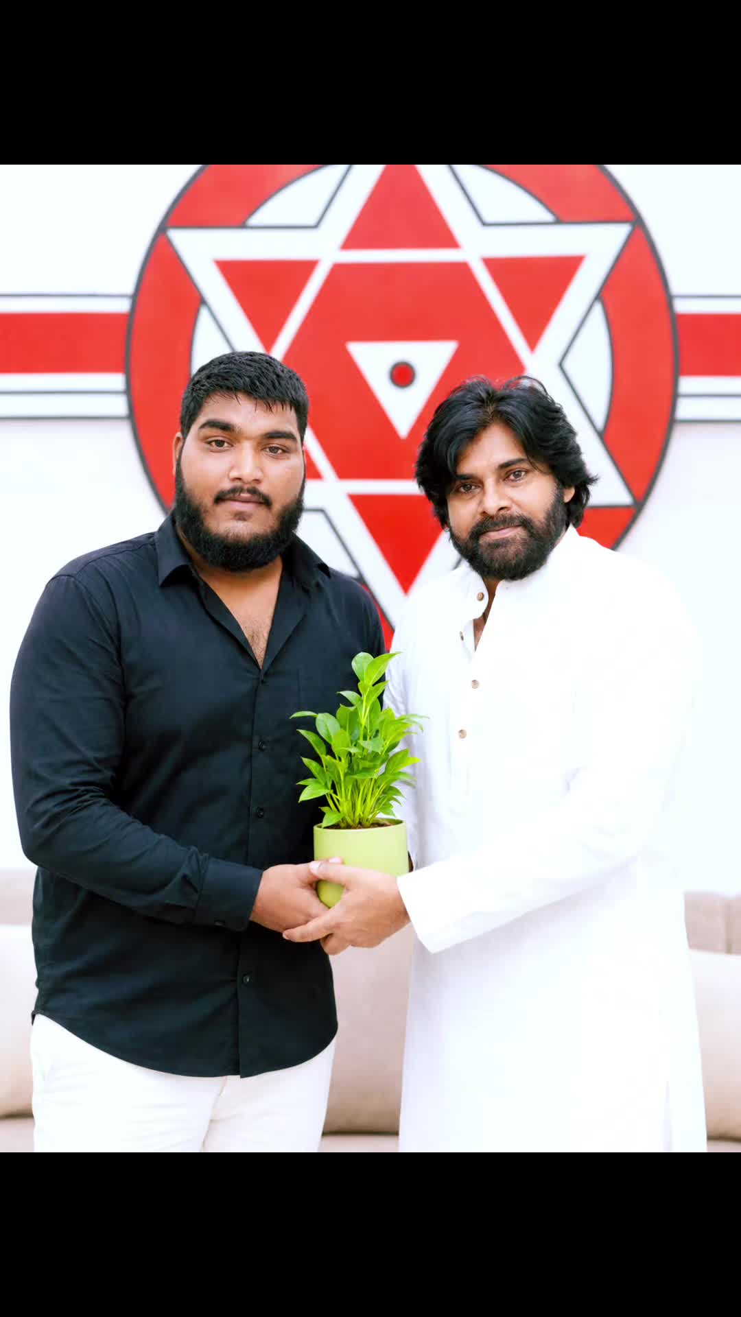 @జనసేన సైన్యం✅srikarbalejanasen