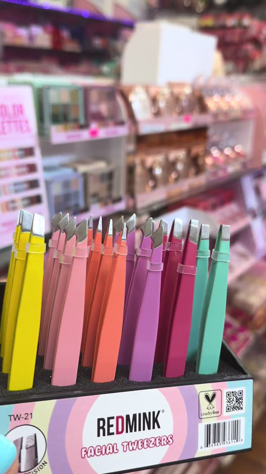 @Unique Glam Cosmetics