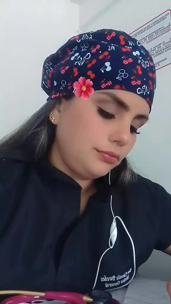 @Elennis