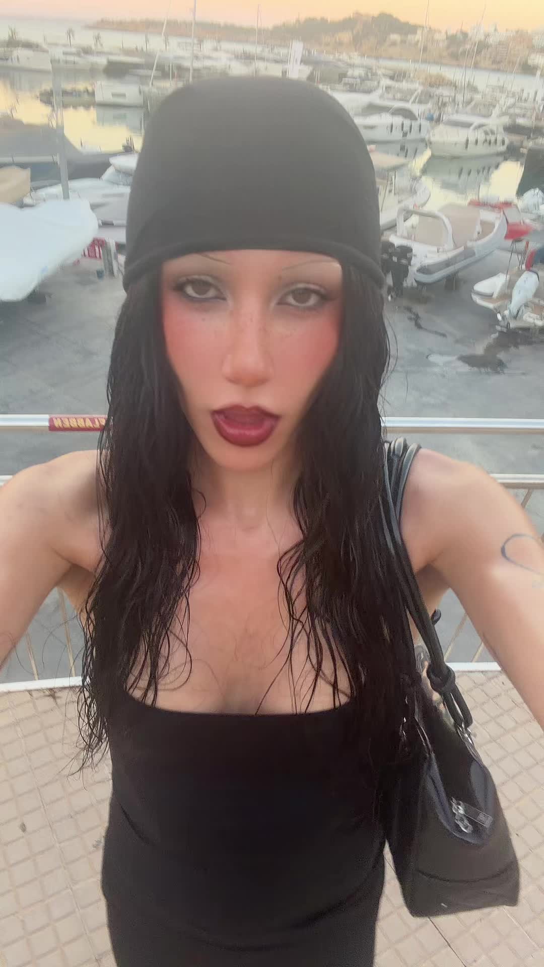 @luandaschuster
