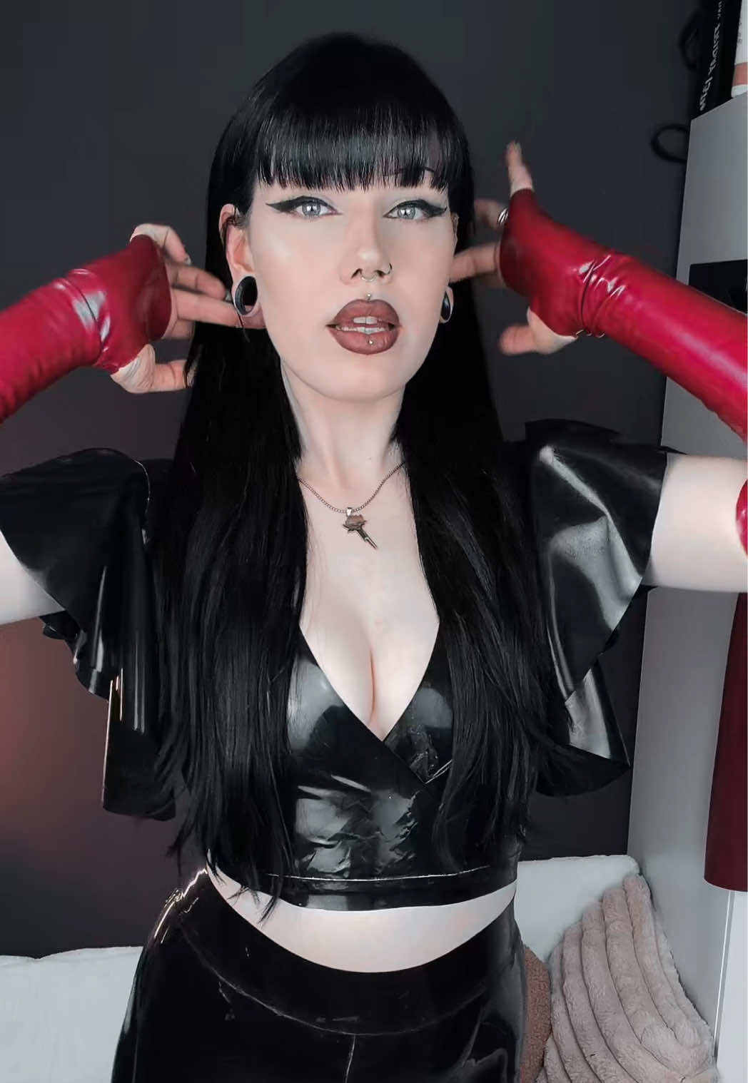 @morrigan.vex