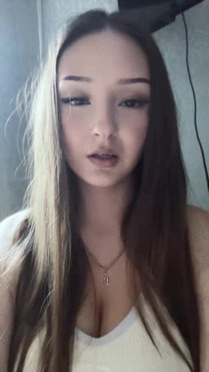 @_Dinusia_
