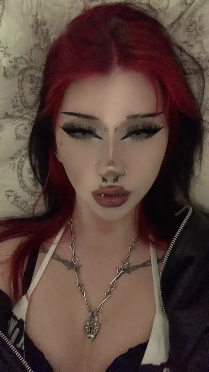 @𝔘𝔯.𝔳𝔞𝔪𝔭_𝔪𝔞𝔯𝔠𝔶