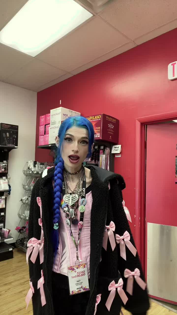 @Quirky_cosplays