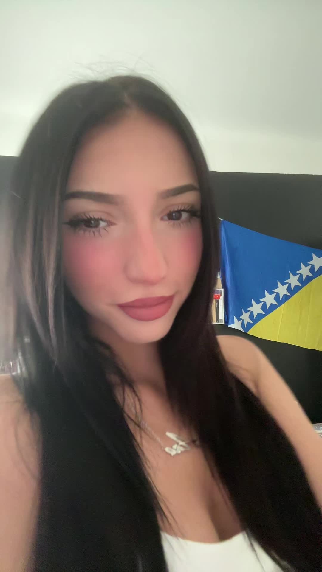 @nana𖣂