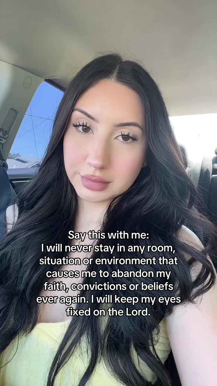 @ivettellanoss