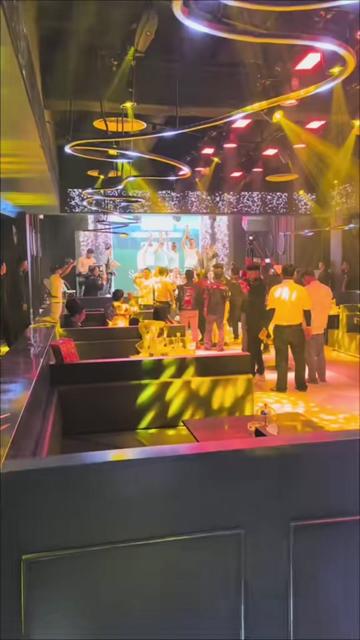 @Liquid Bar & Restaurant