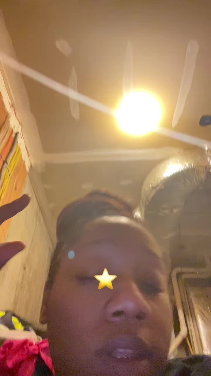 @Dee_nuggss