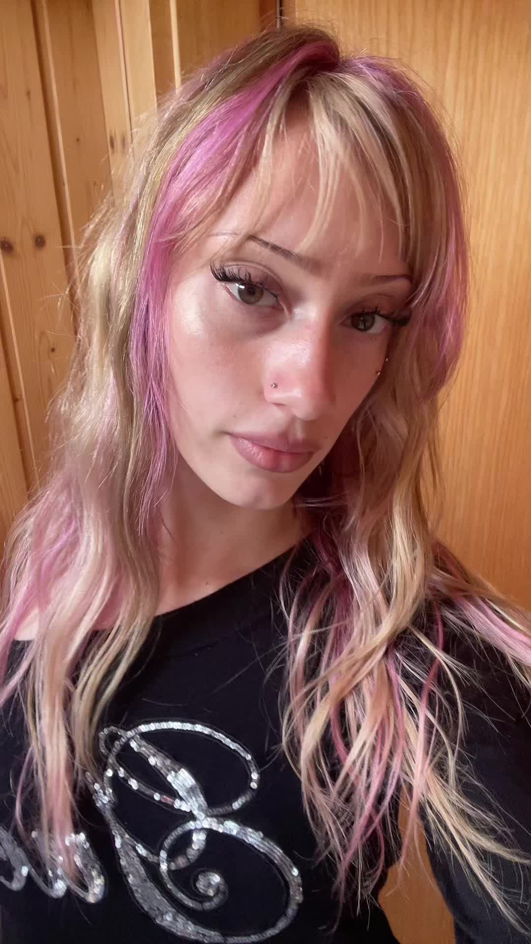@👸🏼