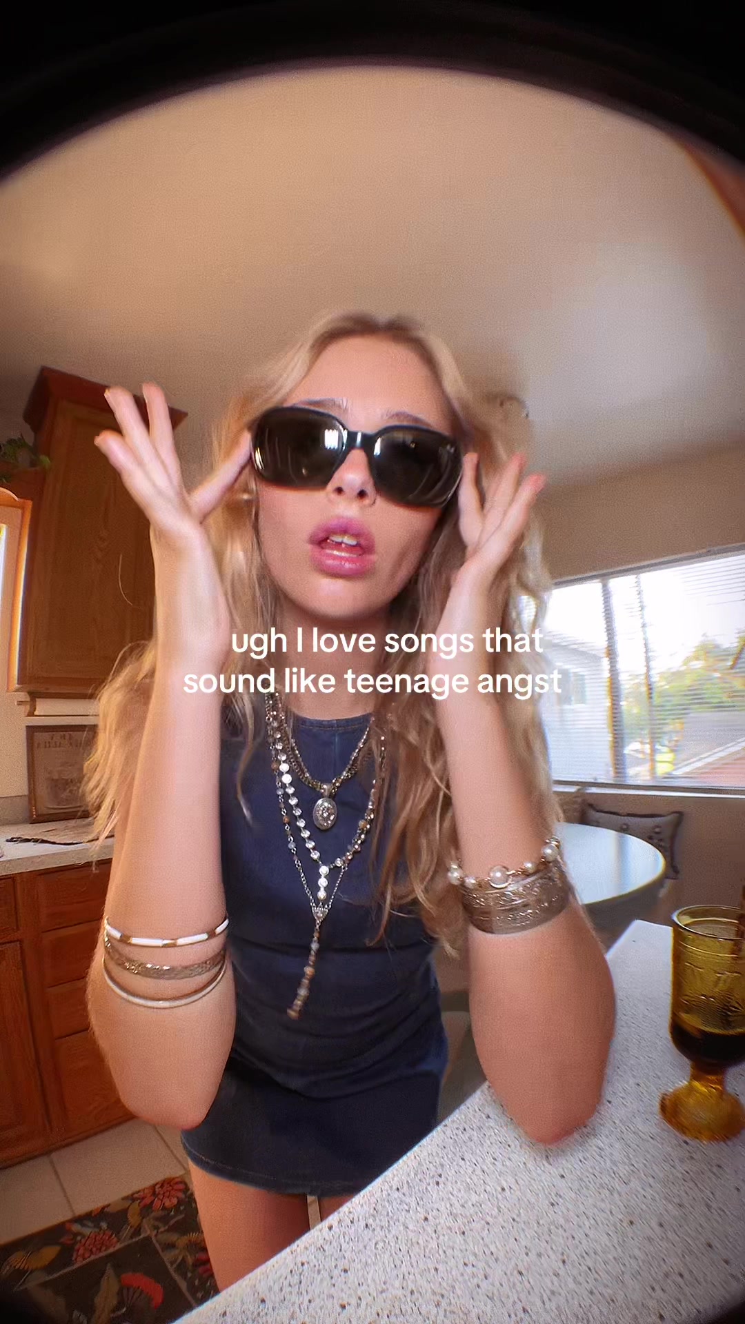 @kelseykinch