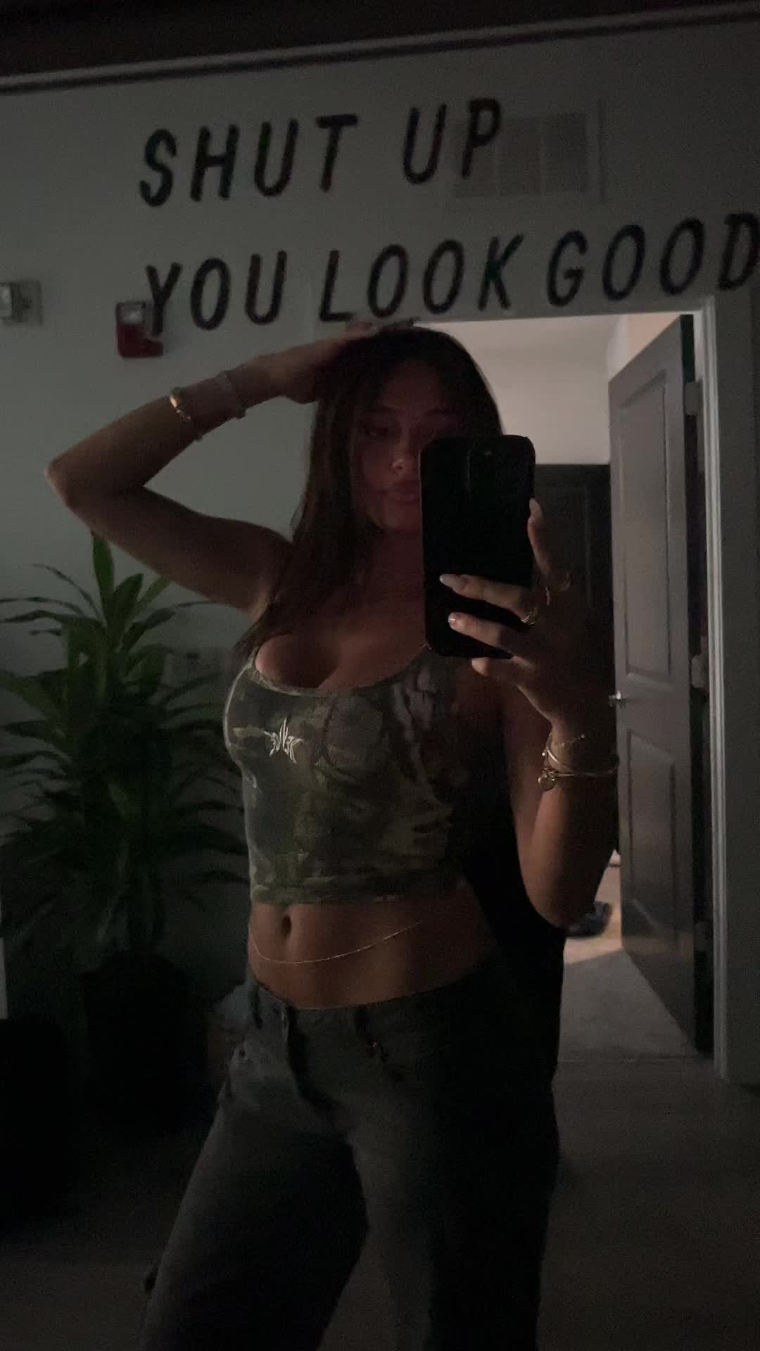 @Sabrina Isabel
