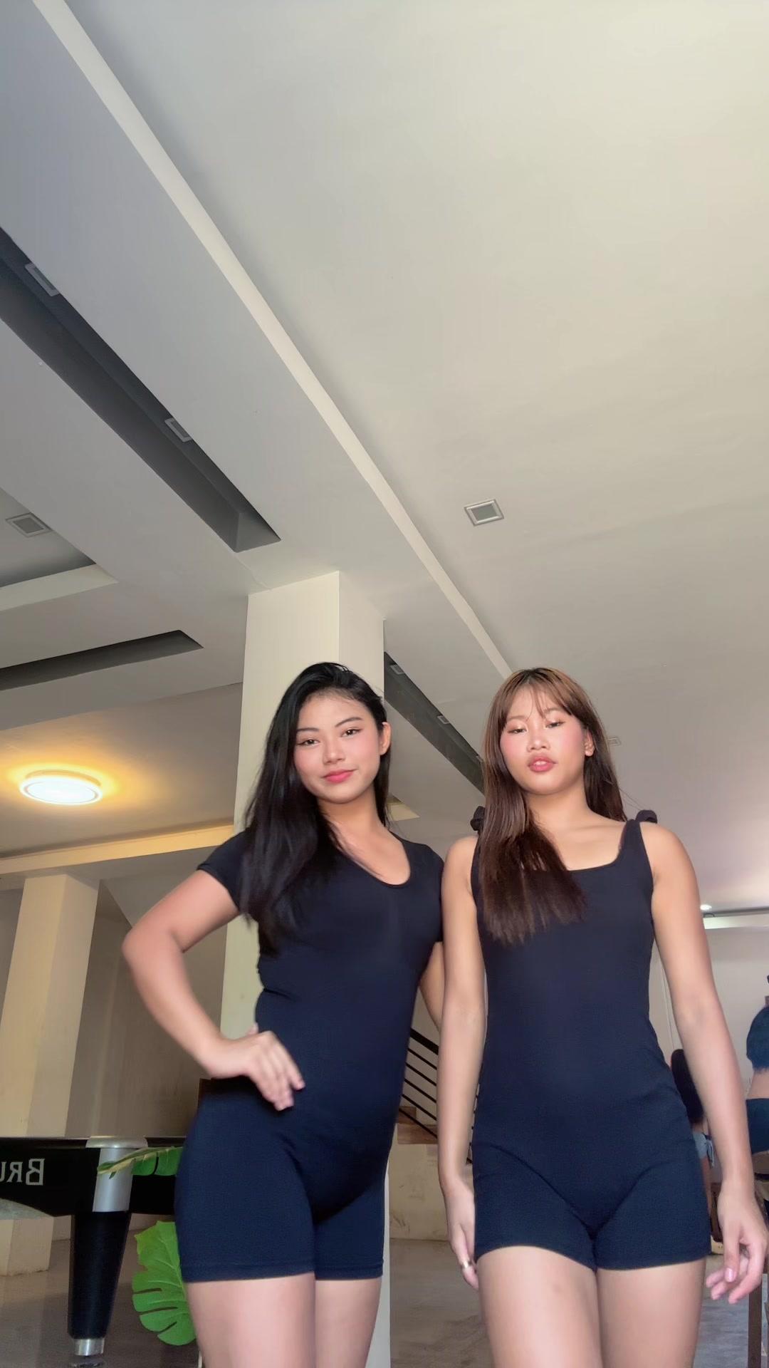 @Ella Dakz