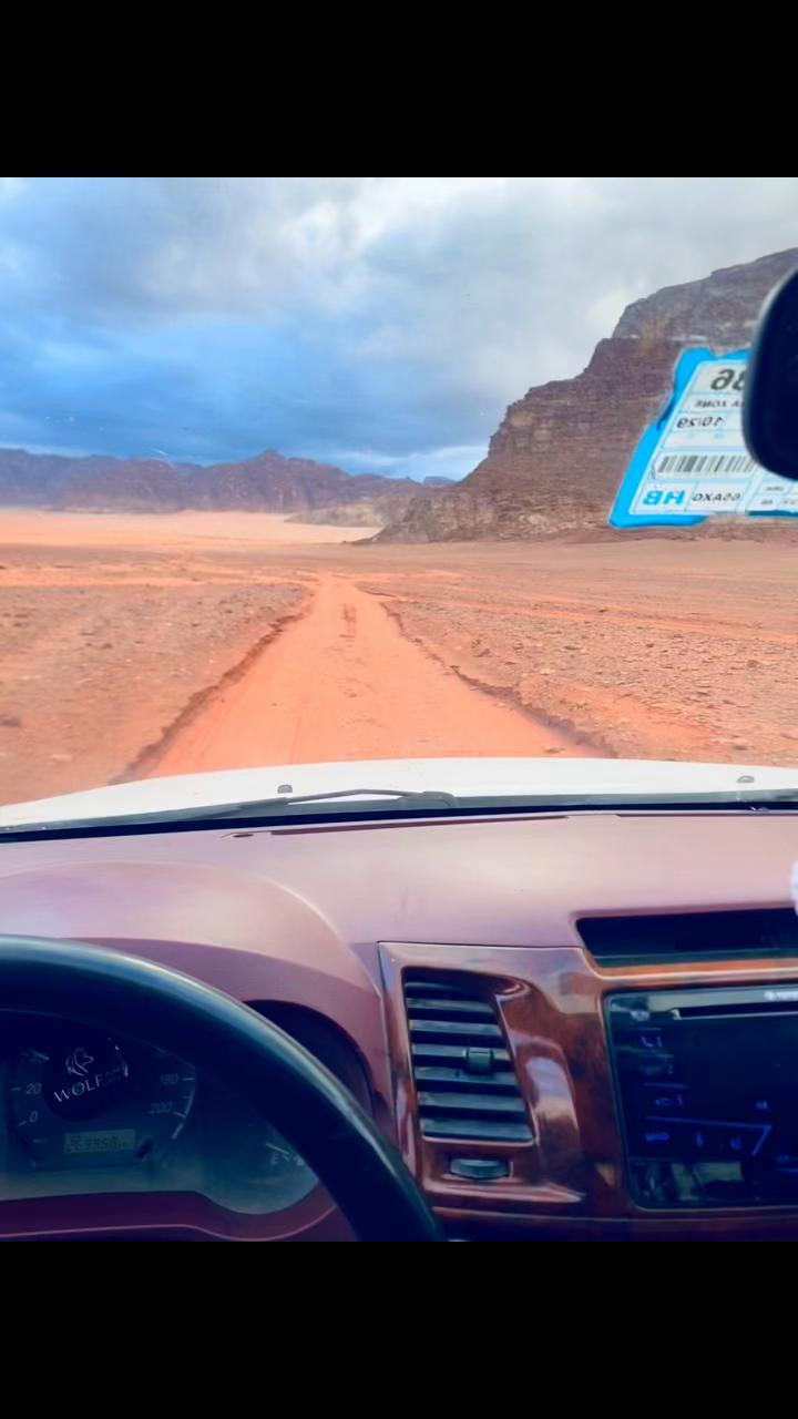 @818