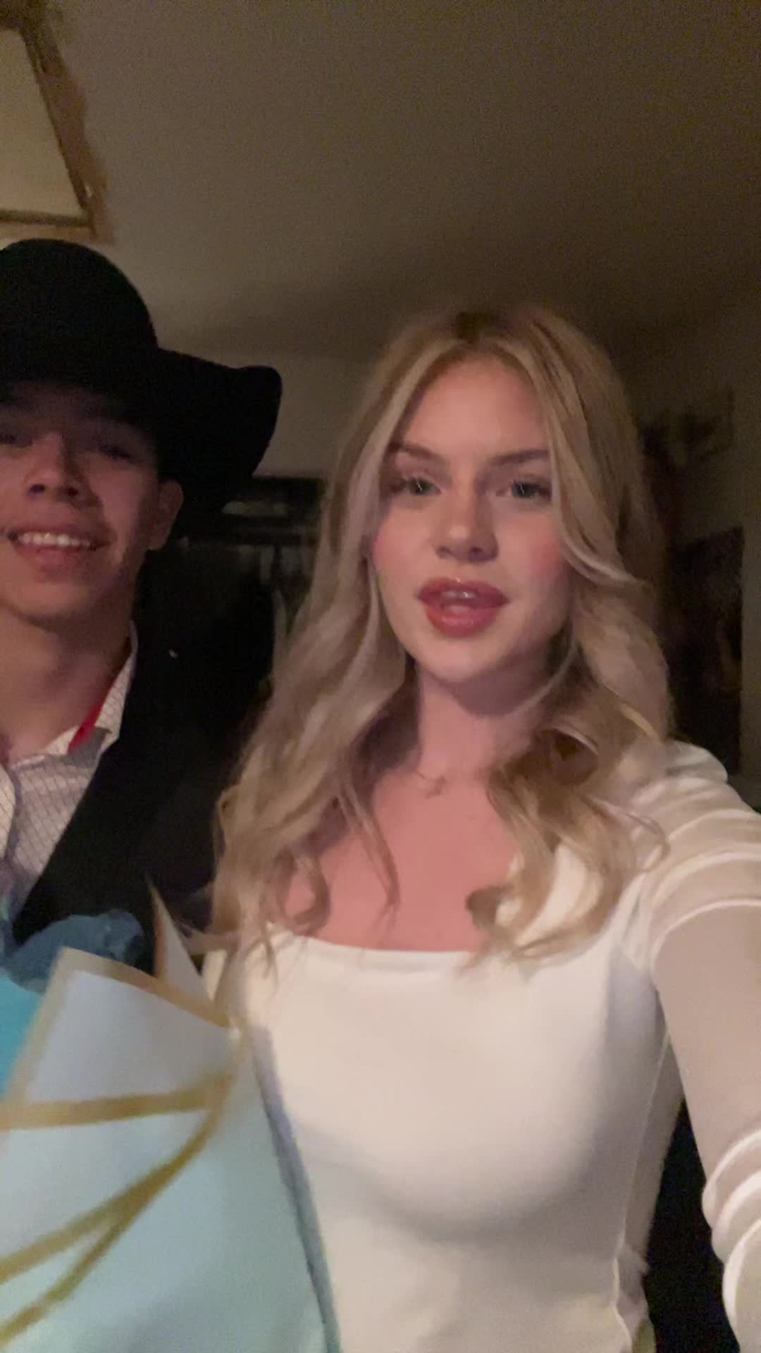 @Isabella