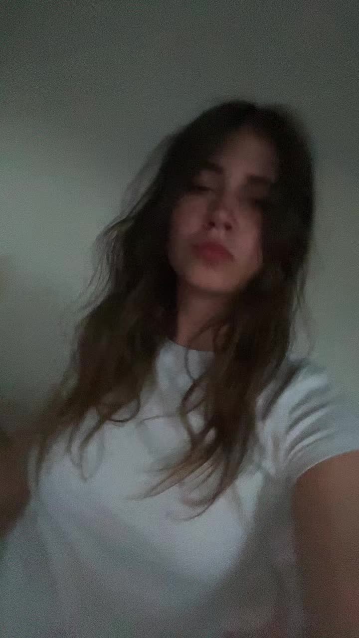 @&bull;ANNA APRILLE &bull;