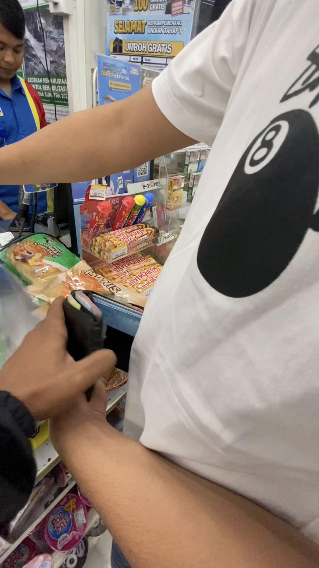 @D L Y N N