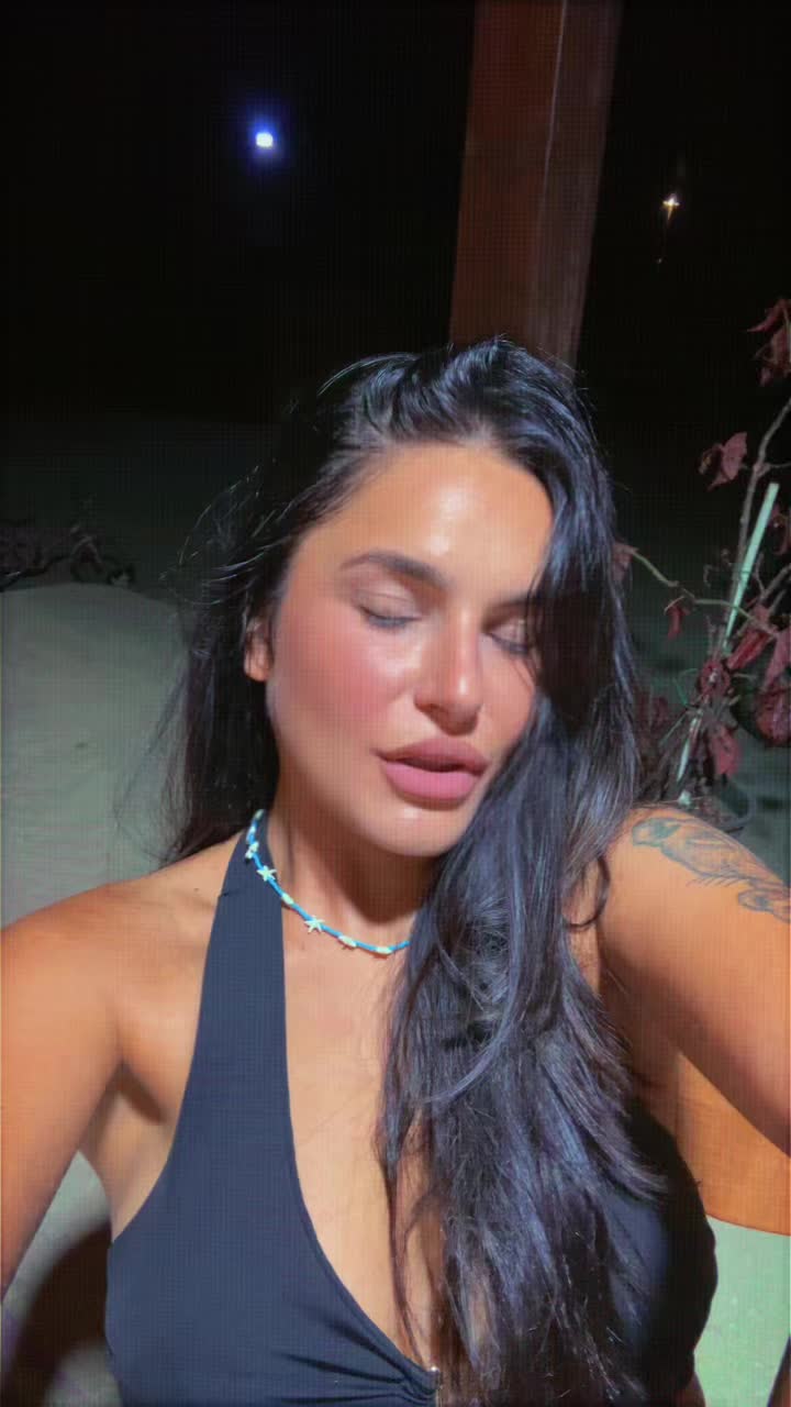 @𝑨𝑵𝑵𝑨 𝑴𝑨𝑵𝑬𝑳𝑳𝑰