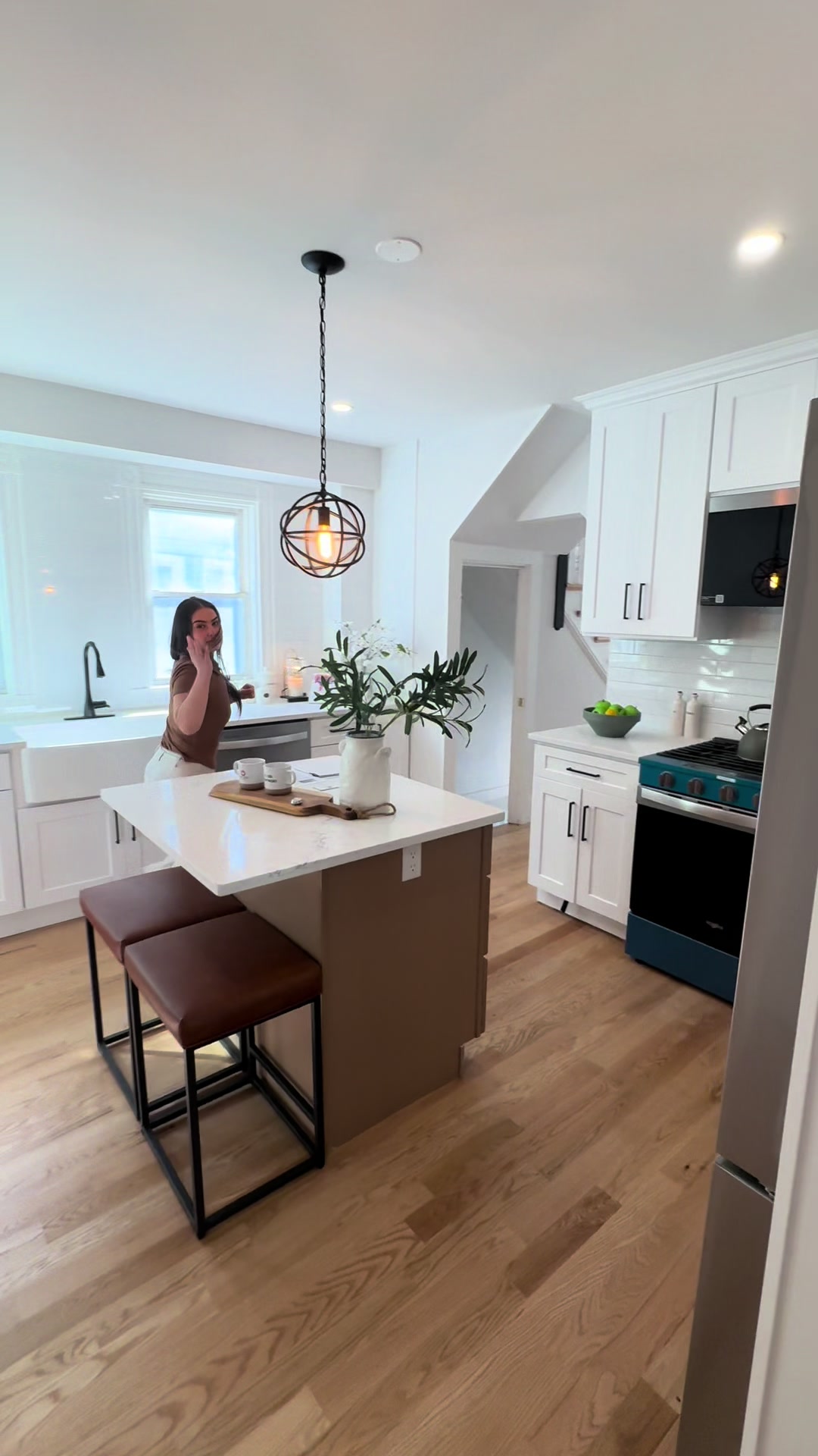 @AbbySaltmarsh||RealEstateAgent
