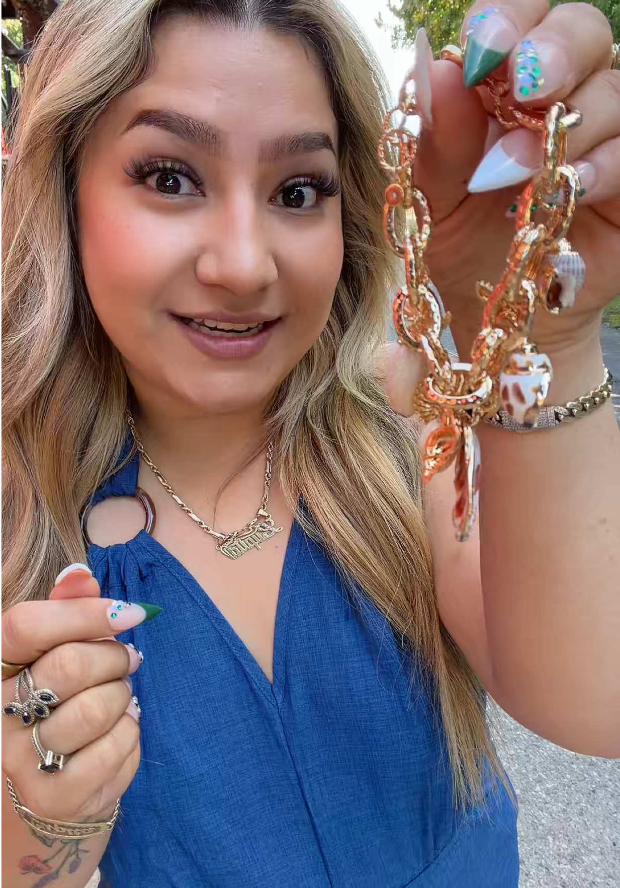 @lupithazzepeda