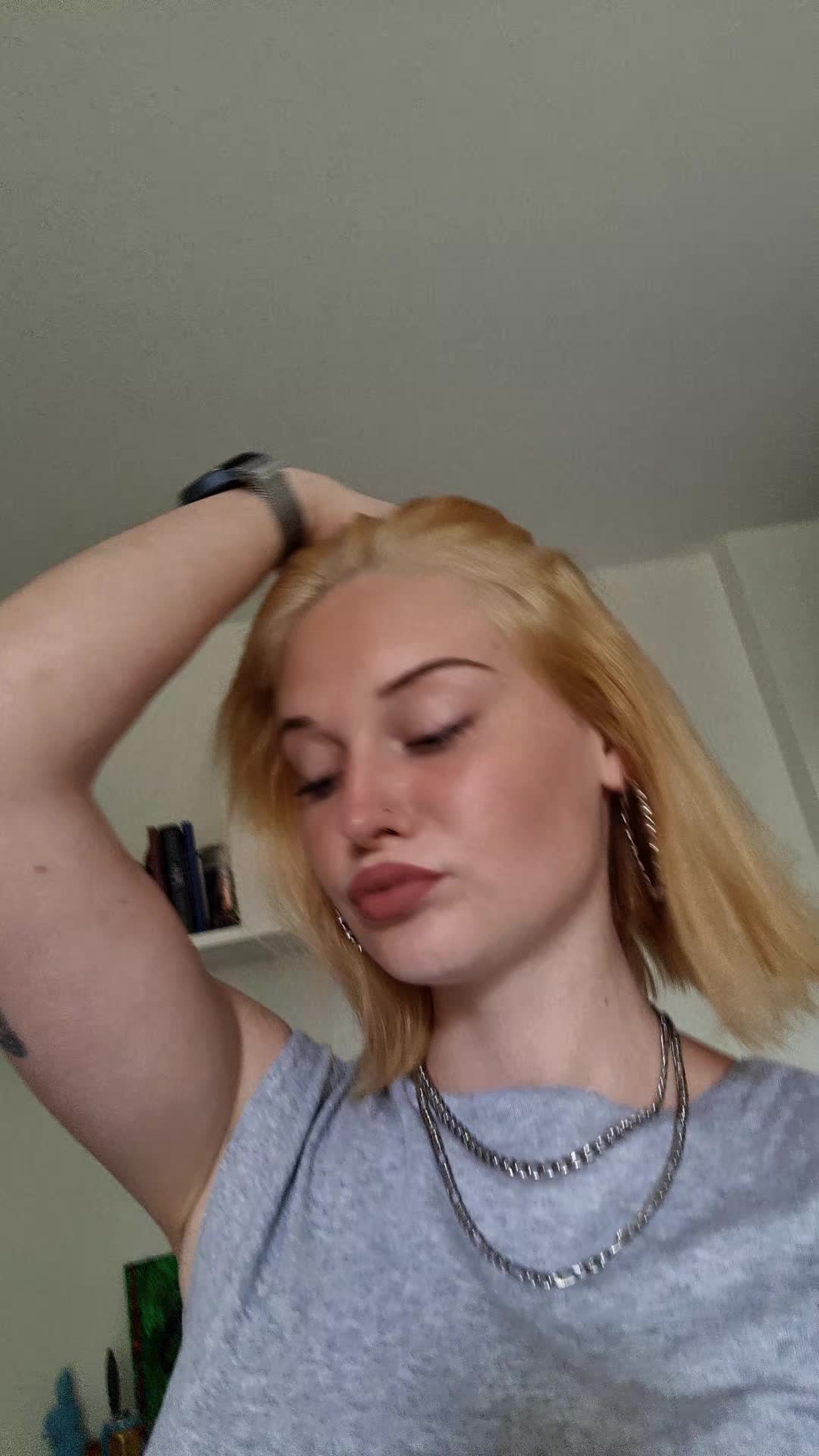 @Lara