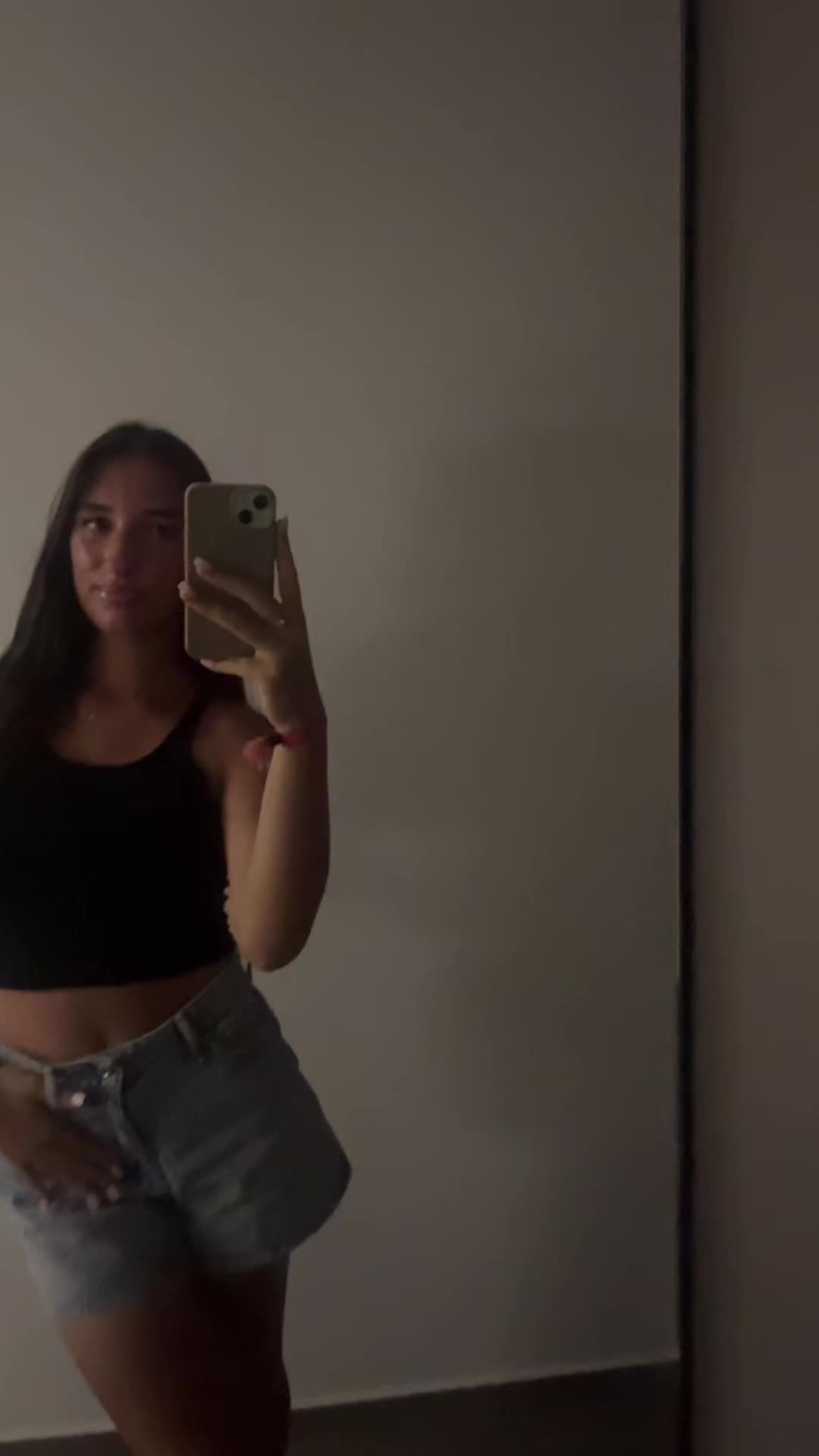 @sᴀʀᴀ