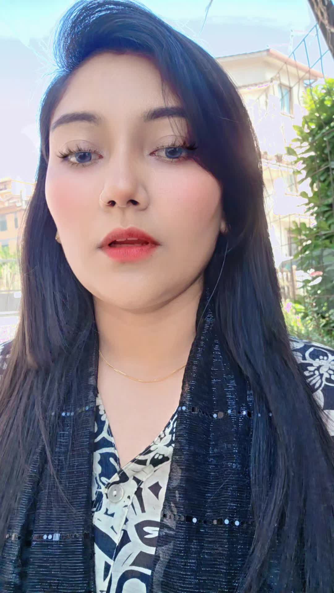 @Luna
