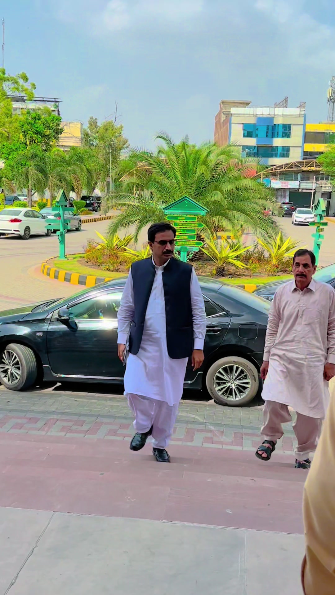 @Waqas Maan
