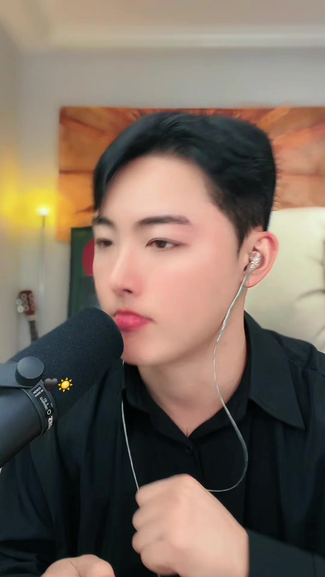 @🖤˚⋆선샤인⋆˚☀️