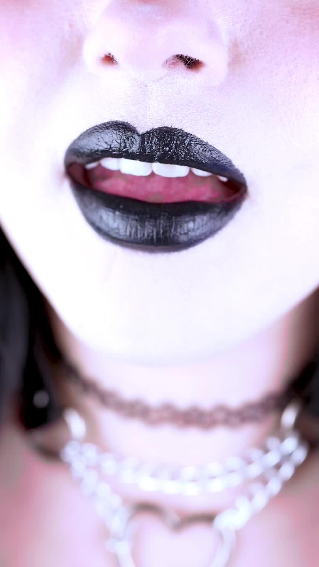 @🖤 Kitty 🖤