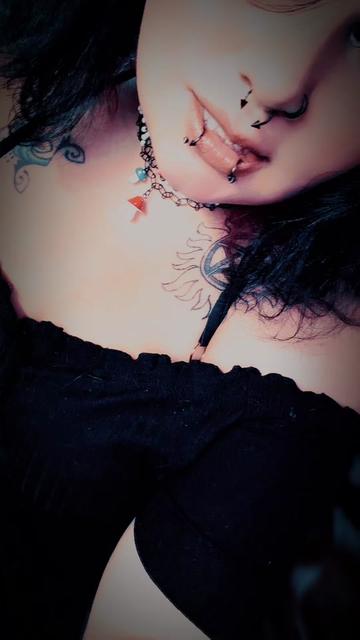 @💙🤤🥴Ğøťħîč😈vẽłmä🤭🤤💙