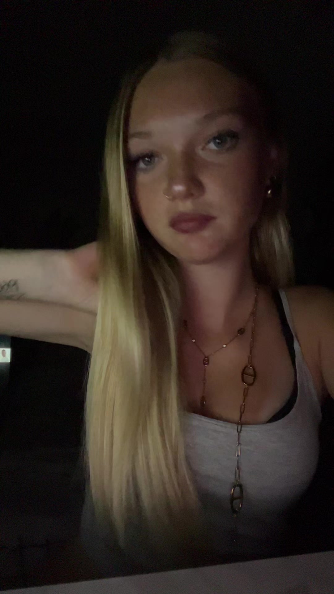 @𝐍𝐚𝐧𝐚 ☀️
