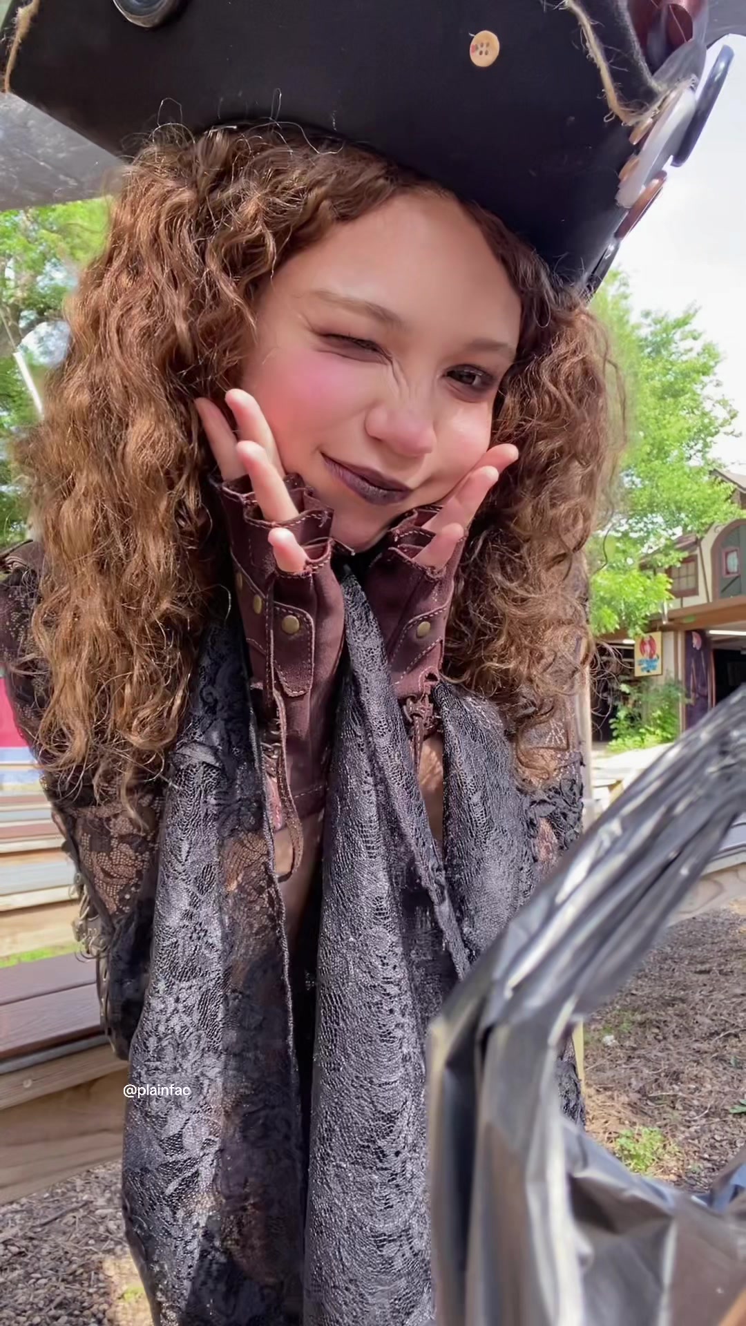 @𝐂𝐡𝐢𝐩𝐩𝐲クマ 猫