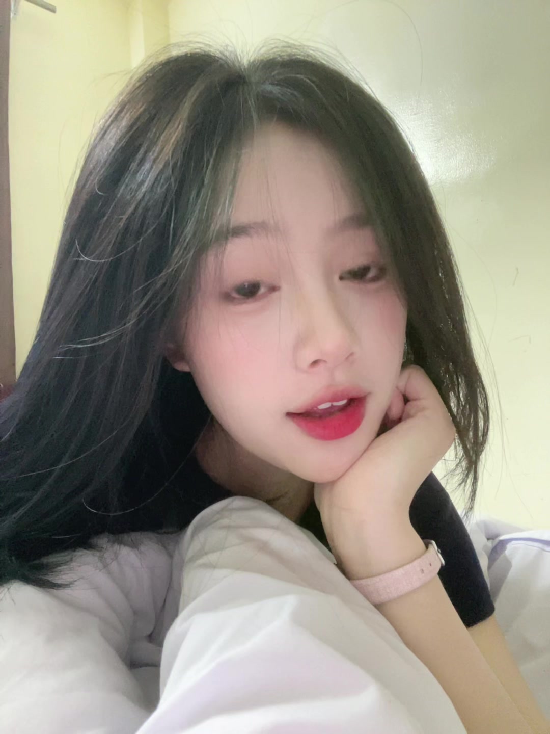 @hắt x&igrave; giả tạo !
