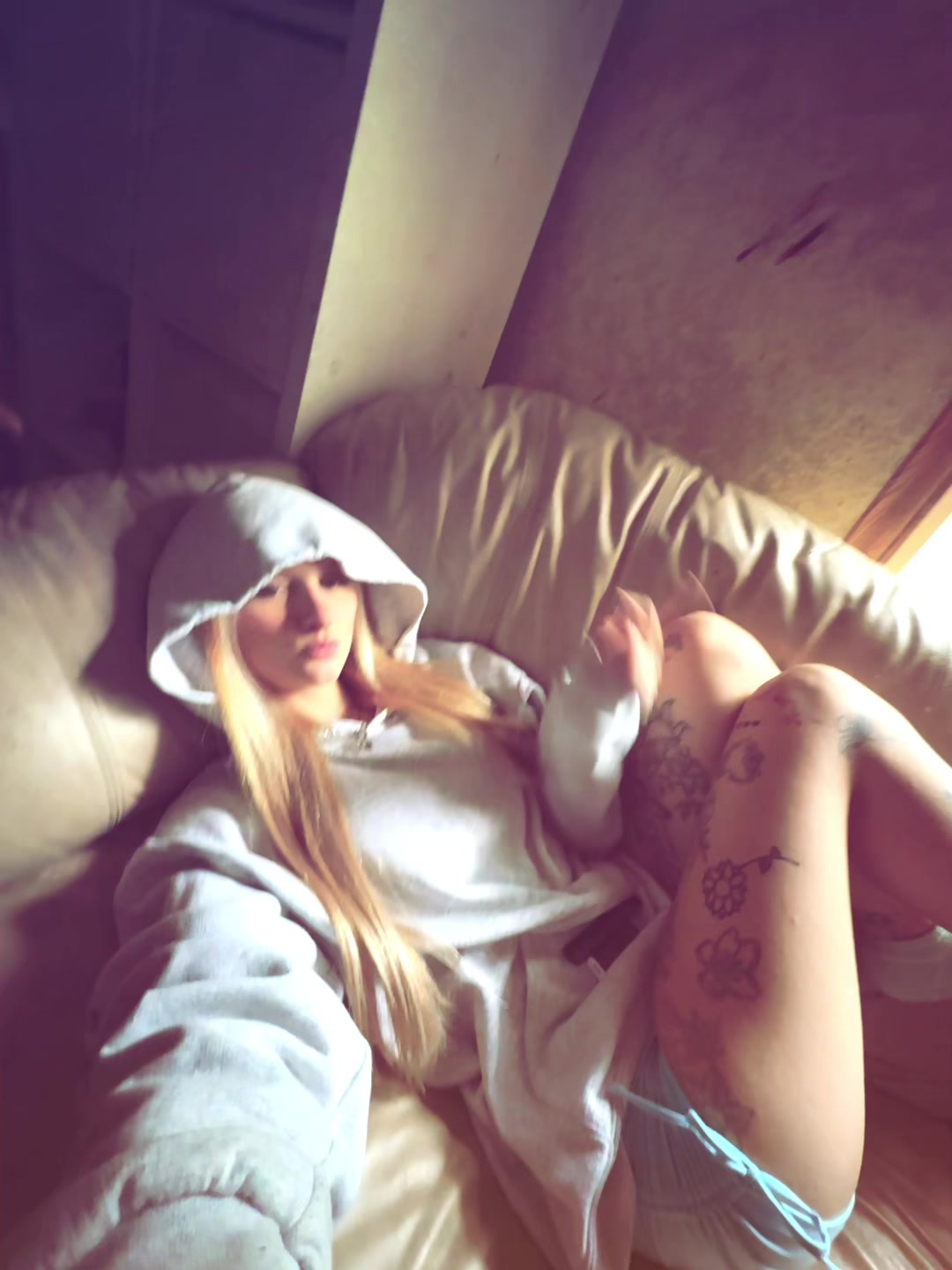 @hollyzzz_spam